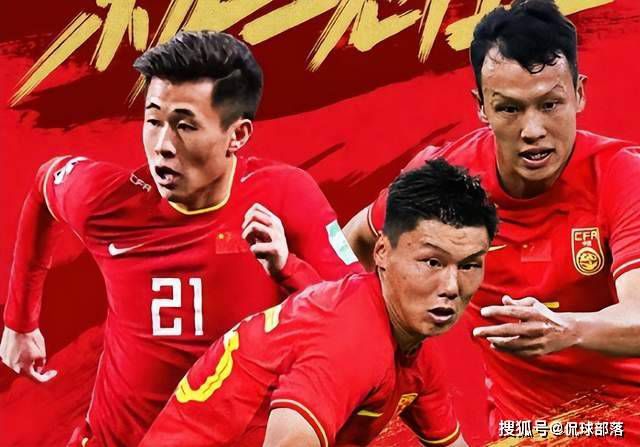他看着她，眼神里都是不舍和眷恋。